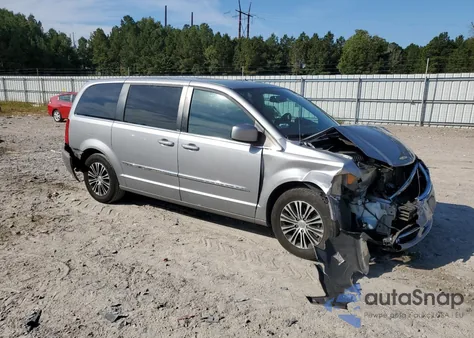 2014 Chrysler Town & Country S z USA, uszkodzony, nr VIN 2C4RC1HG5ER188436